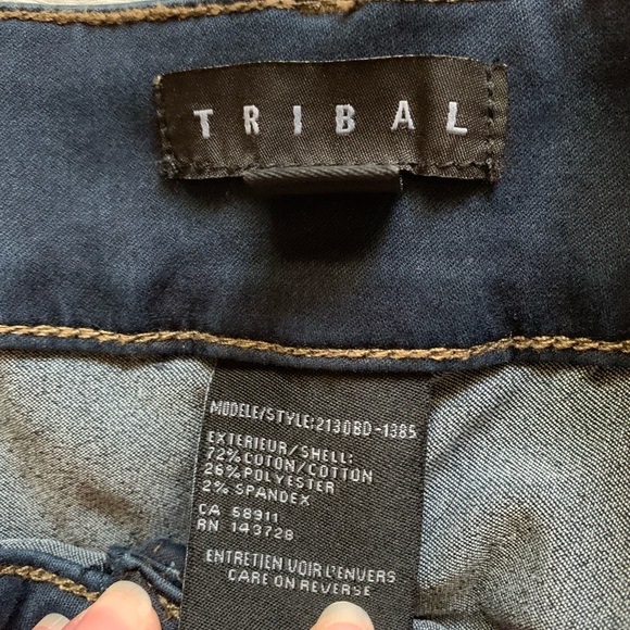 🥰Tribal denim skirt, 8, EUC, buttons up the front, pockets in the front and back - Picture 5 of 16